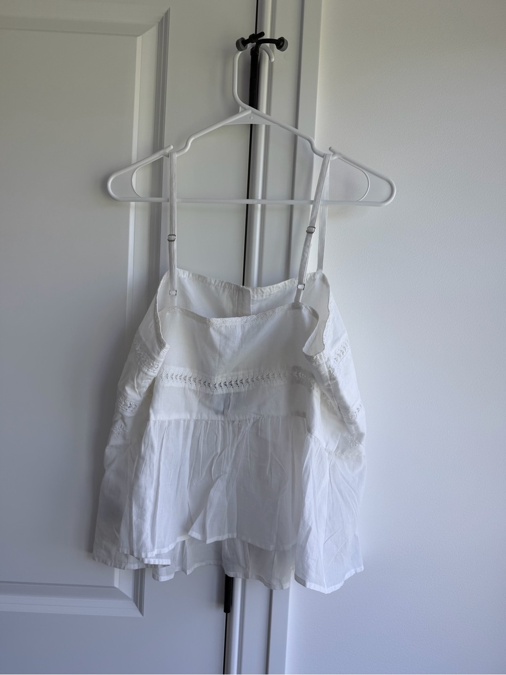 Universal Thread White Eyelet Pintuck Camisole - Picture 5 of 8